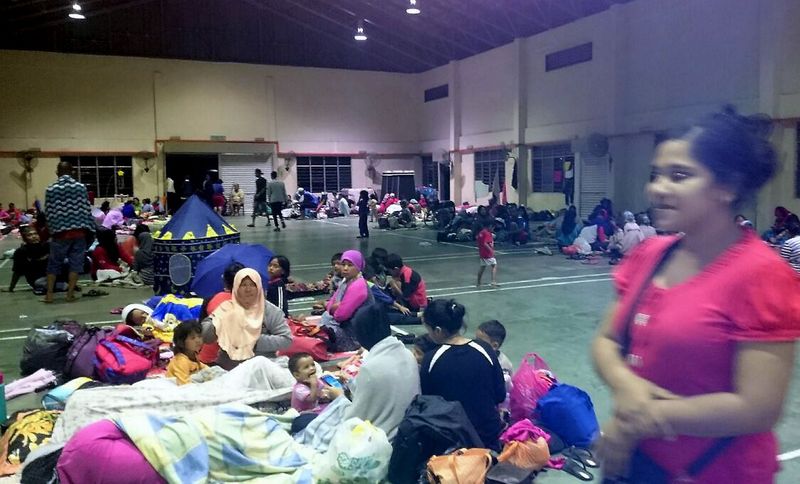 A total of 820 flood victims from Taman Aman and Taman Mawai were housed at Dewan Kota Kecil evacuation centres, Kota Tinggi, Johor, January 24, 2017. u00e2u20acu201d Bernama pic