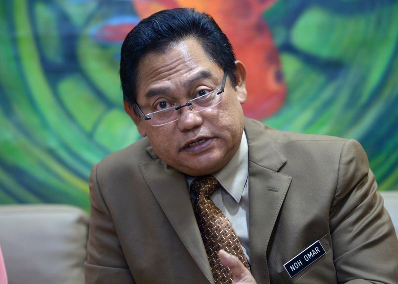 PUTRAJAYA, 10 Jan -- Reaksi Menteri Kesejahteraan Bandar, Perumahan dan Kerajaan Tempatan Tan Sri Noh Omar semasa sidang media selepas menyampaikan Amanat Tahun Baharu 2017 Kementerian Kesejahteraan Bandar, Perumahan dan Kerajaan Tempatan hari ini.