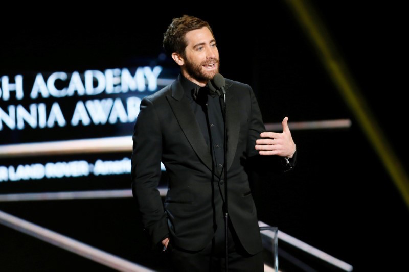 Jake Gyllenhaal presents director Ang Lee with the John Schlesinger Britannia Award for Excellence in Directing at the Bafta Los Angelesu00e2u20acu2122 Britannia Awards October 28, 2016. u00e2u20acu201d Reuters pic