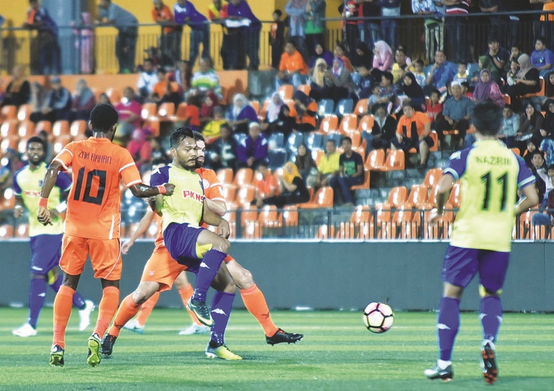 Safee (centre) will lead PKNSu00e2u20acu2122 forward line against Selangor. u00e2u20acu201d Picture by Malay Mail