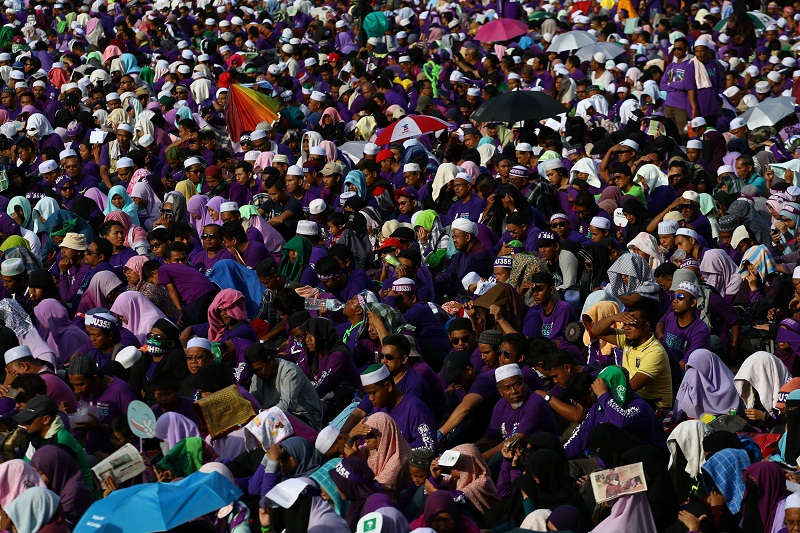 Supporters attend the PAS-led Himpunan 355 rally at Padang Merbok in Kuala Lumpur February 18, 2017. u00e2u20acu201d Reuters pic
