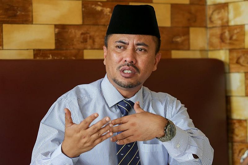 Pengamal perubatan Islam Tuan Asmawi Tuan Umar berkata kit merawat histeria tidak memadai tanpa kekuatan dalaman seseorang. u00e2u20acu201d Foto oleh Choo Choy May