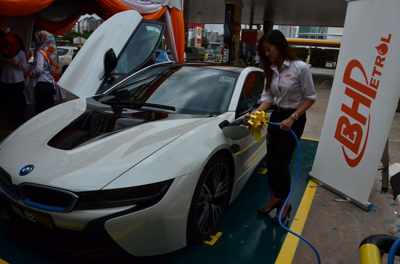 Recharging a BMWi8.