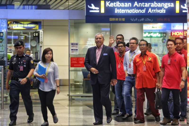 Tan Sri Annuar Musa arrives at the Kuala Lumpur International Airport, February 2, 2017. u00e2u20acu2022 Picture by Saw Siow Feng