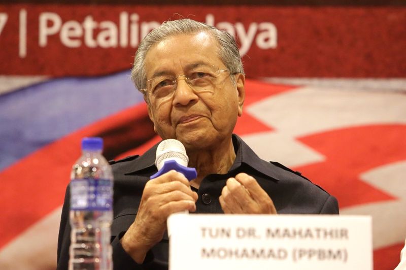 Tun Dr Mahathir Mohamad speaking during the Save Malaysia Roundtable at The Club @ Bukit Utama, February 7, 2017. u00e2u20acu201d Picture by Choo Choy May