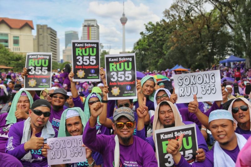 PAs supporters are seen at Padang Merbok during the PAS-led Himpunan 355 rally in Kuala Lumpur February 18, 2017. u00e2u20acu201d Picture by Saw Siow Feng