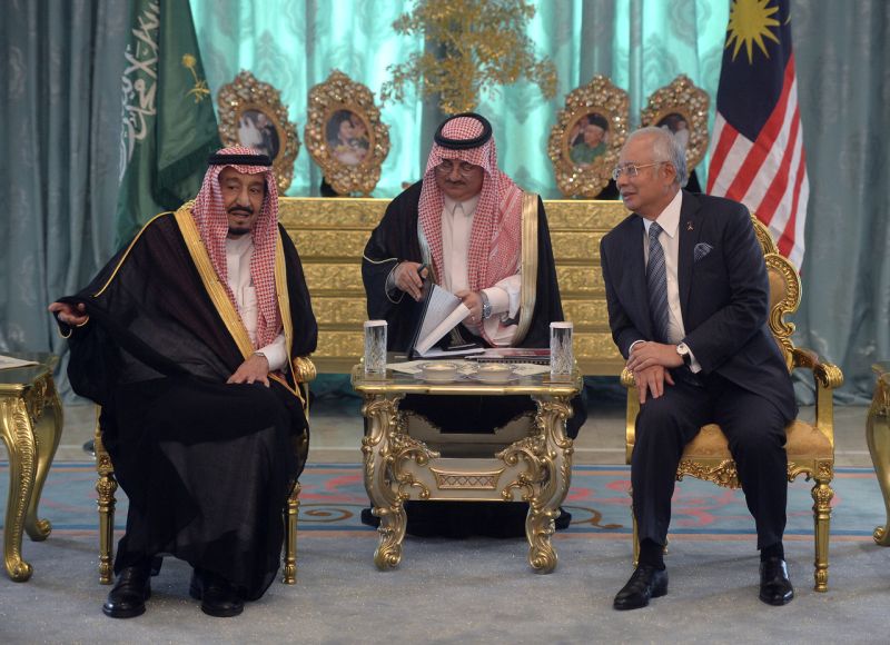 Saudi Arabia's King Salman (left) and Datuk Seri Najib Razak (right) hold talks at Seri Perdana in Putrajaya. u00e2u20acu2022 Bernama pic 