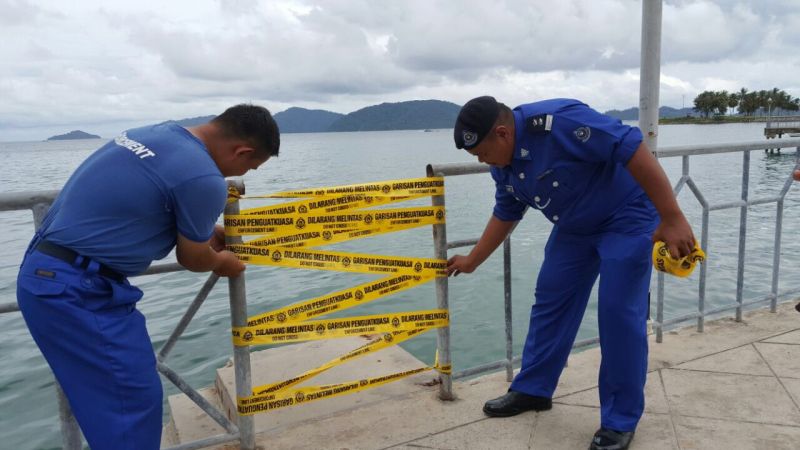 Kota Kinabalu City Hall officers will be stationed at at least two jetties in the Tanjung Aru water village to prevent tourist boats from using them.