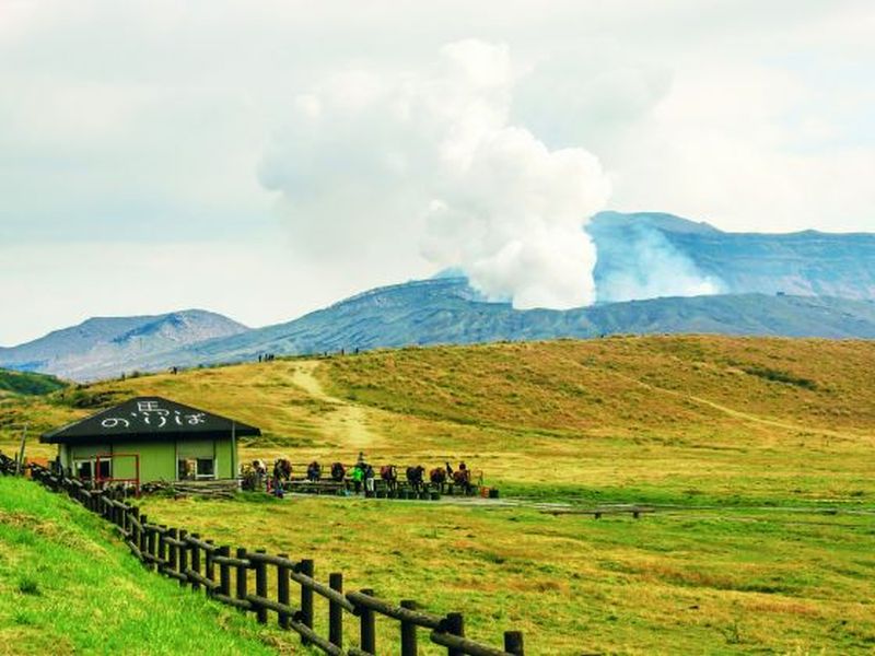 Horses graze on the slopes of Mount Aso. u00e2u20acu2022 TODAY pic