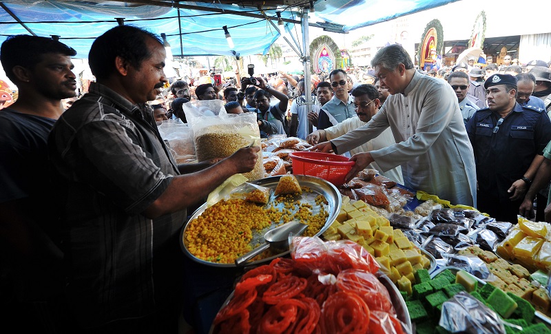 Deputy Prime Minister Datuk Seri Dr Ahmad Zahid Hamidi visits a stall during the Thaipusam celebrations in Batu Caves February 9, 2017. u00e2u20acu201d Bernama pic 