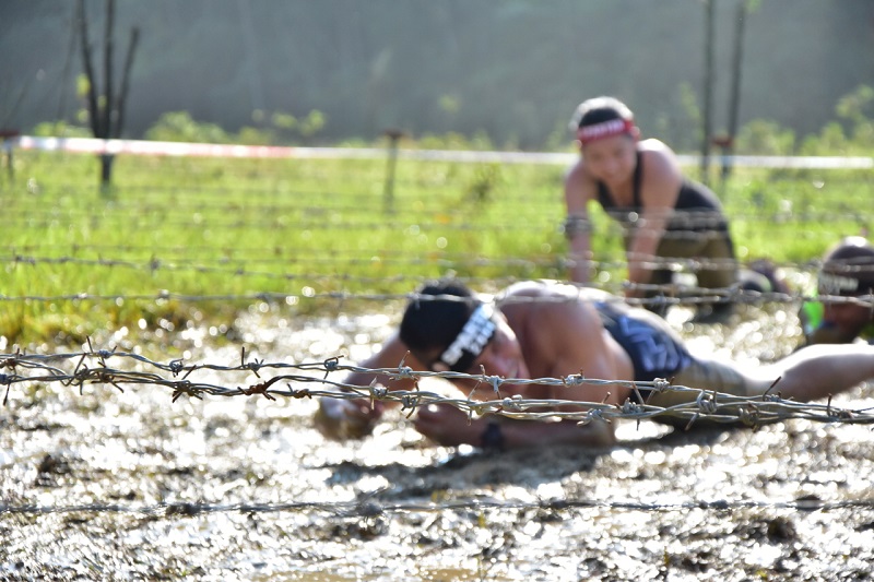 The barbwire at the ‘mud crawl’ obstacle was particularly low, not allowing one to simply roll to the other end.