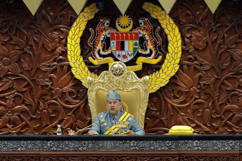 Seri Paduka bertitah walau rasuah dilakukan segelintir pegawai kerajaan, namun ia menghakis kepercayaan rakyat kepada kerajaan. u00e2u20acu201d Foto oleh Mohd Yusof Mat Isa