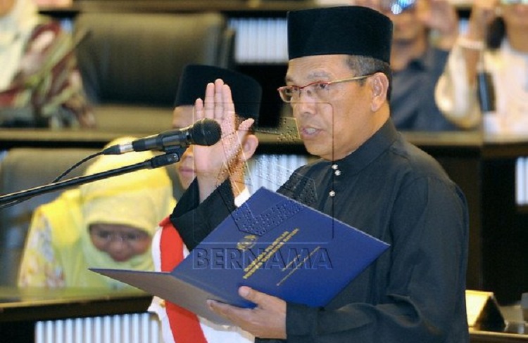 The term extension of Tan Sri Md Raus Sharif as chief justice for three more years may be challenged by a judicial review to be filed by Parti Amanah Negara. u00e2u20acu201d Bernama pic