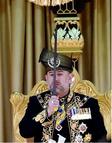 Sultan Muhammad V takes the oath of installation, pledging to perform his duties as Malaysia's 15th Yang di-Pertuan Agong. u00e2u20acu2022 Bernama pic