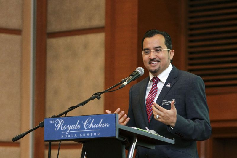 Datuk Dr Asyraf Wajdi Dusuki speaks at the u00e2u20acu02dcSeminar On Zakat, Waqf And Sadaqa 2017u00e2u20acu2122 in Kuala Lumpur April 19, 2017. u00e2u20acu2022 Picture by Yusof Mat Isa