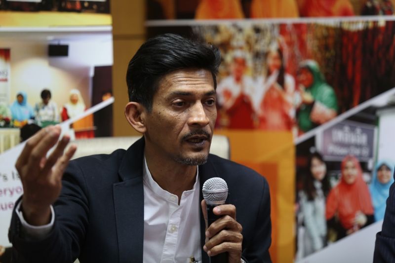 Lawyer Ahmad Munawir Abdul Aziz speaking during the AWAN forum on child rape, April 5, 2017.