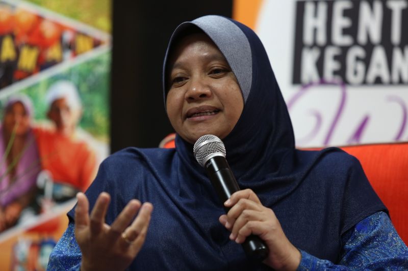 Rosmawati Zainal, CEO of Raudhatus Sakinah speaking during the AWAN forum on child rape, April 5, 2017. u00e2u20acu201d Picture by Saw Siow Feng
