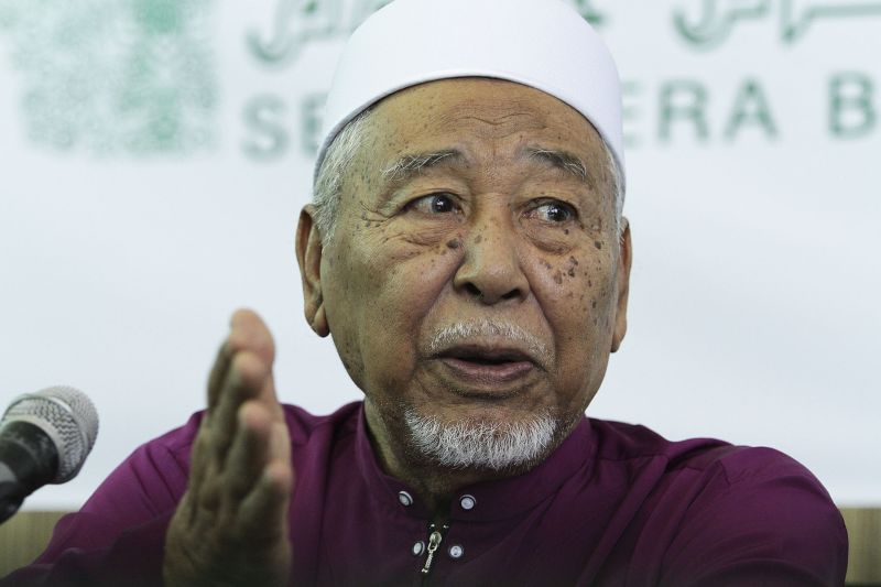 PAS Spiritual Leader, Tuan Guru Haji Hashim Jasin. u00e2u20acu201d Picture by Yusof Mat Isa