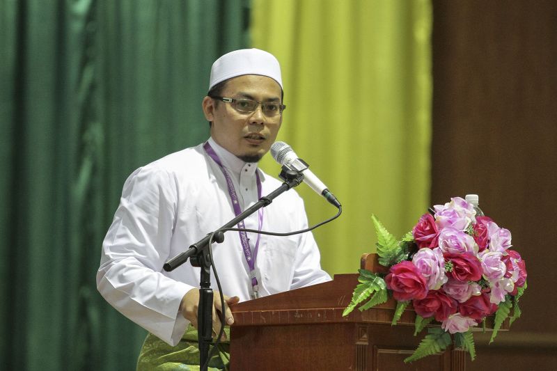 PAS Youth delegate Hishamuddin Abdul Karim speaks at the 63rd Muktamar held at the Kompleks PAS Kedah in Alor Setar April 30, 2017. u00e2u20acu2022 Picture by Yusof Mat Isa