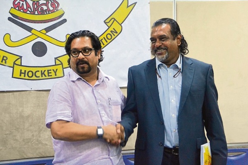 Datuk Seri Subahan Kamal (left) is confident Ganesh Shanmugam will help Selangor to greater heights. u00e2u20acu201d Malay Mail pic