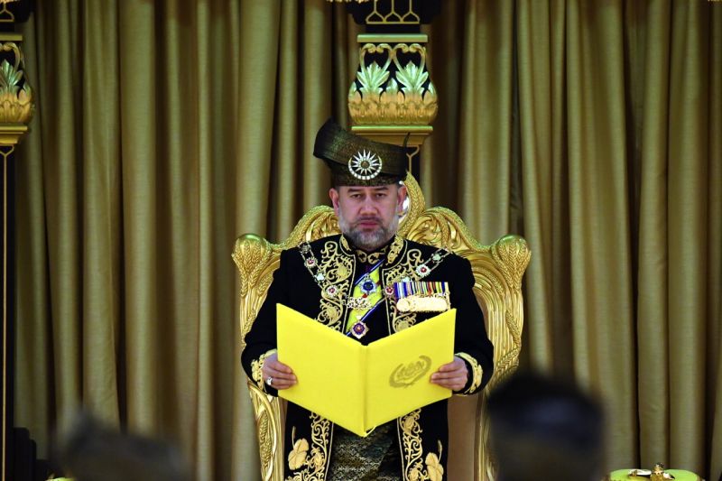 Sultan Muhammad V takes the oath of installation, pledging to perform his duties as Malaysia's 15th Yang di-Pertuan Agong. u00e2u20acu2022 Bernama pic