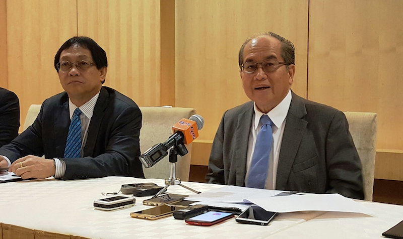 Deputy Chief Minister Datuk Amar Douglas Uggah Embas (right) says Sarawak has the potential to become a major tropical fruit exporter regionally. u00e2u20acu201d Picture by Sulok Tawie