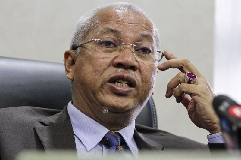 Tan Sri Annuar Musa speaks to the media during a press conference at the MARA headquarters in Kuala Lumpur April 25, 2017. u00e2u20acu2022 Picture by Yusof Mat Isa