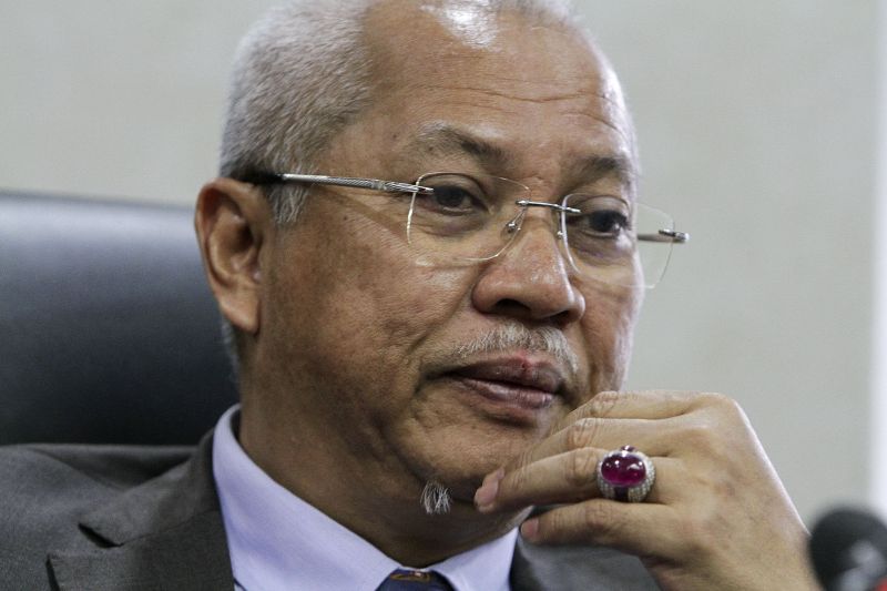 Tan Sri Annuar Musa speaks to the media during a press conference at the MARA headquarters in Kuala Lumpur April 25, 2017. u00e2u20acu2022 Picture by Yusof Mat Isa