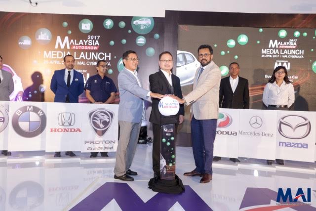 Malaysia Autoshow 2017 Co-organising Chairman Yamin Vong, MAI CEO Datou00e2u20acu2122 Madani Sahari and Naza Corp Automotive Group COO Datuk Samson Anand George launching the Malaysia Autoshow 2017. u00e2u20acu201d  Picture courtesy of Malaysia Automotive Institute (MAI)