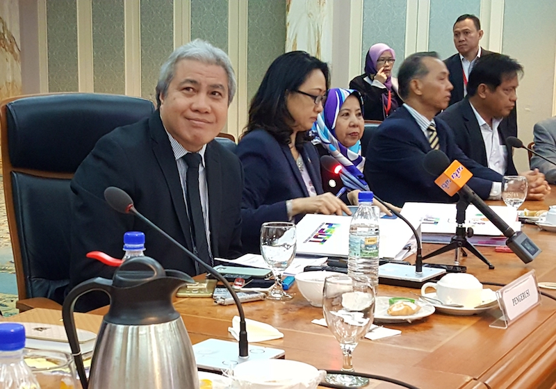 Second Minister of Resource Planning and Environment Datuk Amar Awang Tengah Ali Hasan says the quarry licence was issued in the 1980s and was renewed in 2006. u00e2u20acu201d Picture by Sulok Tawie