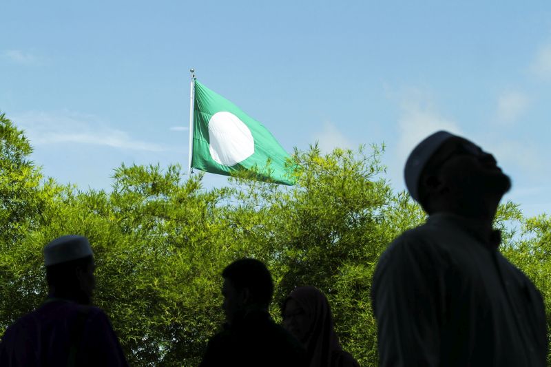 A PAS flag flies on a mast at the Kompleks PAS Kedah in Alor Setar April 27, 2017. u00e2u20acu201d Picture by Yusof Mat Isa