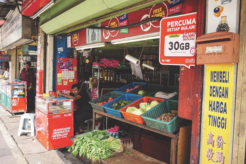 The flood of foreign traders has given a negative impact on the local traders and tarnished the cityu00e2u20acu2122s image. u00e2u20acu201d Picture by Ahmad Zamzahuri