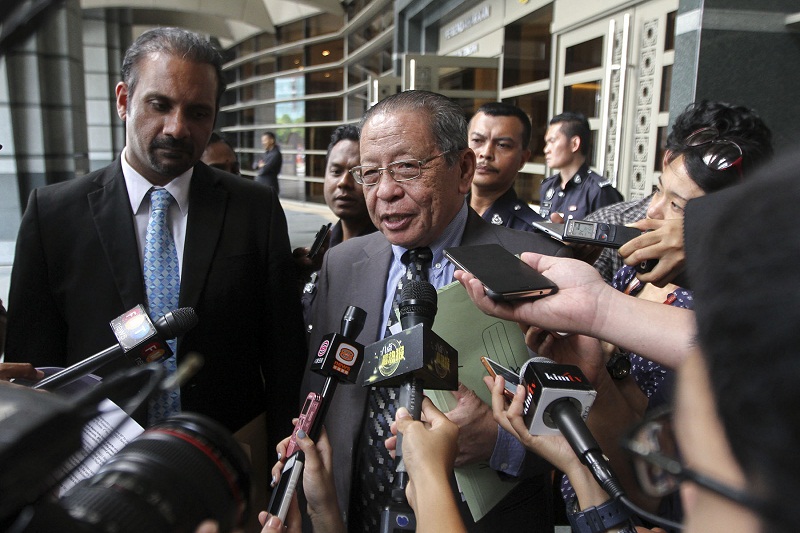 DAPu00e2u20acu2122s Lim Kit Siang speaks to reporters outside the Ministry of Finance building in Putrajaya May 4, 2016. u00e2u20acu201d Picture by Yusof Mat Isa