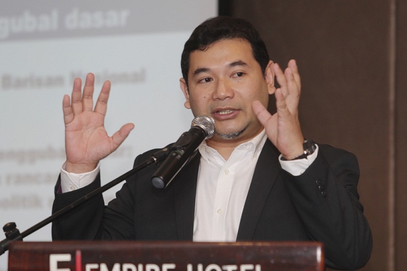 PKRu00e2u20acu2122s Rafizi Ramli speaks during the u00e2u20acu02dcINVOKE: A Guide To Rebuilding Our Nation (Vol. 1)u00e2u20acu2122 policy launch in Subang May 14, 2017. u00e2u20acu201d Picture by Choo Choy May