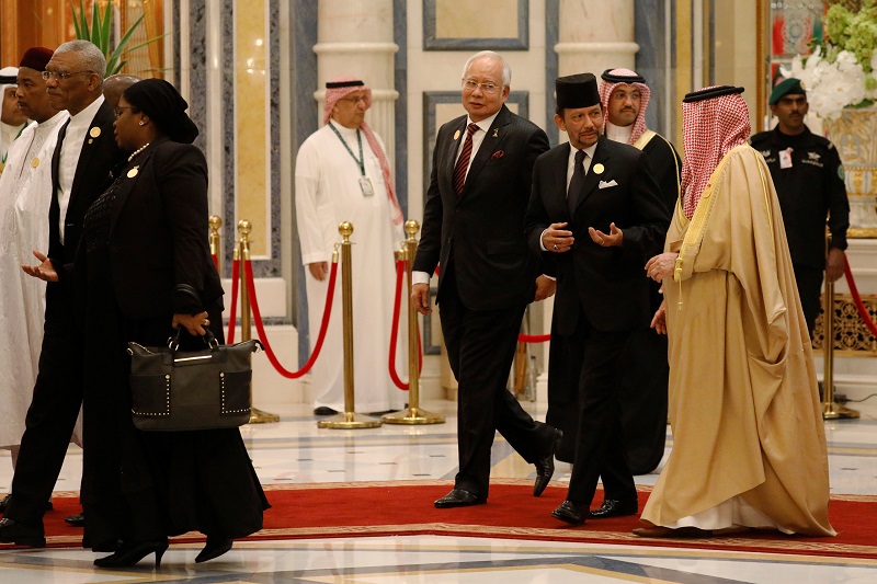 Prime Minister Datuk Seri Najib Razak (centre) and the Sultan of Brunei Hassanal Bolkiah (second from right) attend the Arab Islamic American Summit in Riyadh May 21, 2017. u00e2u20acu201d Reuters pic