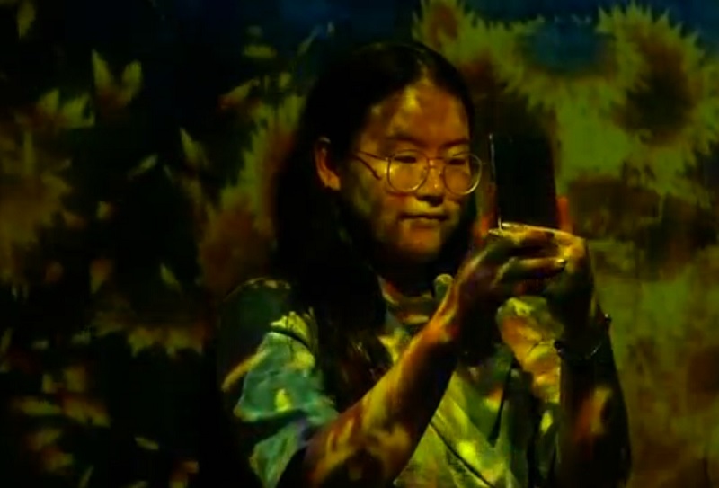 Visitors can use their smartphones to send commands to change the artworks around them automatically according to the chosen patterns. u00e2u20acu201d Screen capture via Reuters