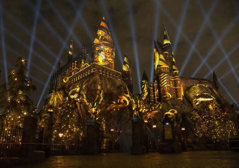 The Nighttime Lights at Hogwarts Castle at Universal Studios Hollywood. u00e2u20acu201d Picture courtesy of PR News Foto