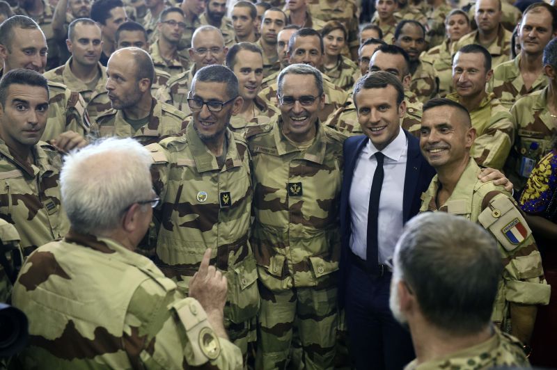French President Emmanuel Macron visits French troops in Africau00e2u20acu2122s Sahel region in Gao, northern Mali, 19 May 2017. u00e2u20acu201d Reuters picnnnn
