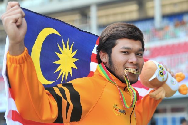 Muhammad Irfan had just set a 61.10m record at the Hallesch Werfertage Championship in Halle, Germany, on Monday. u00e2u20acu201d Bernama pic