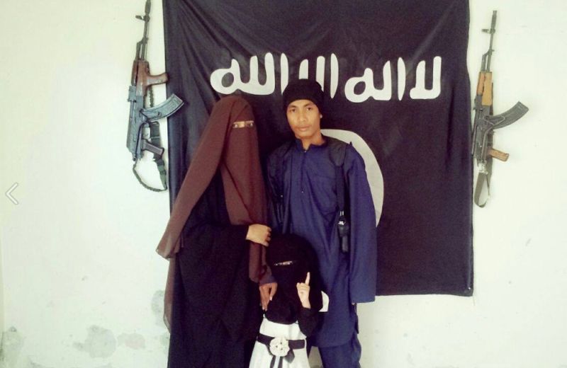 Muhammad Wanndy Mohamed Jedi, his wife and daughter in Syria. The terroristu00e2u20acu2122s alleged death was fuelled by a Facebook post by his wife on Saturday. u00e2u20acu2022 Malay Mail pic