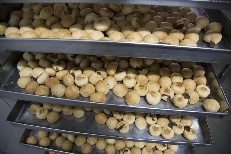 The freshly baked 'hneoh pneah' in Ghee Hiang.