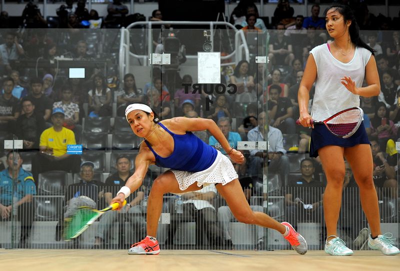 National squash queen Datuk Nicol David (left) playing against Rachel Arnold at the National Squash Championship finals at Jalan Duta Squash Centre, May 26, 2017. u00e2u20acu201d Bernama pic