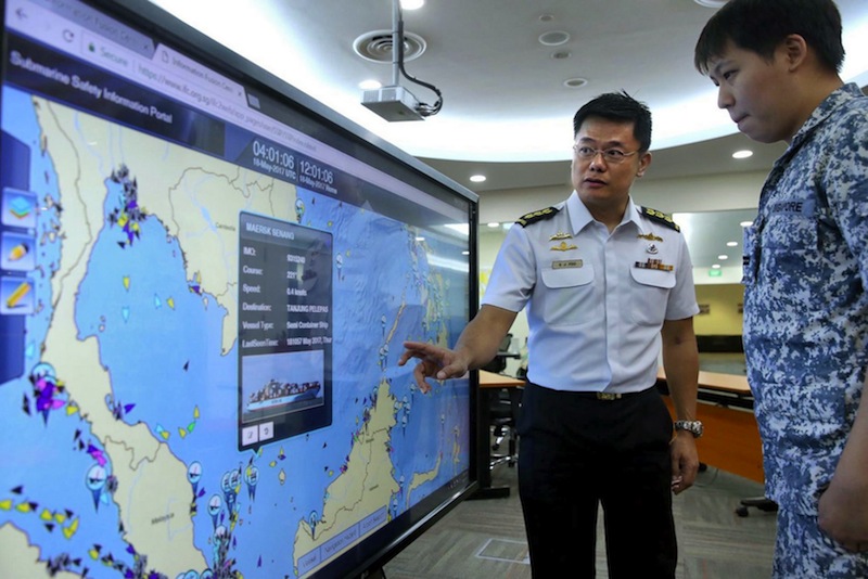 Col David Foo showcasing the Submarine Safety Information Portal. Feedback about the portal will be collated over a year, and the final version will be released in 2019. u00e2u20acu201d Picture by Wee Teck Hian