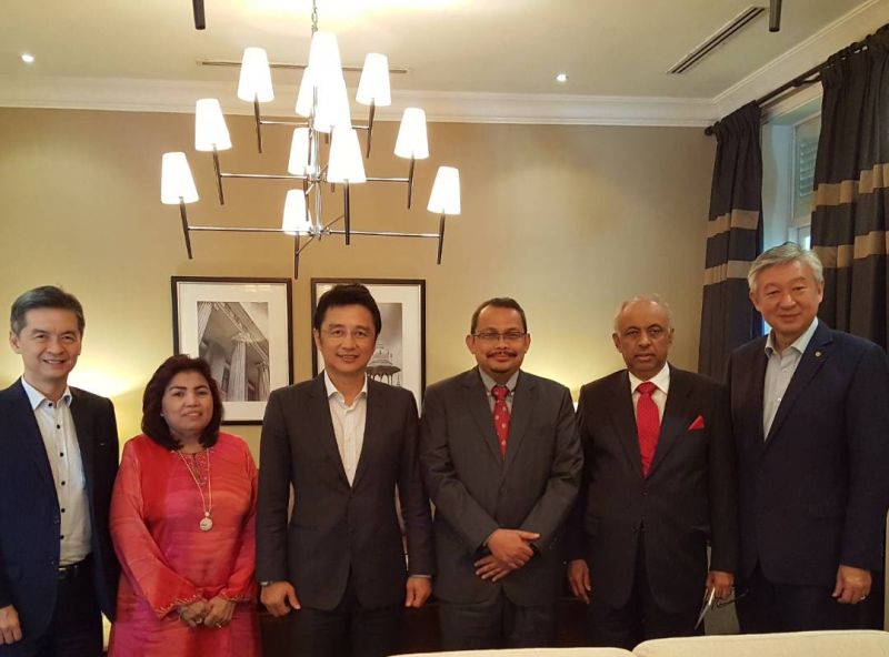 A meeting between MACC and representatives from the National Chamber of Commerce and Industry of Malaysia (NCCIM), led by its president, Datuk Ter Leong Yap (third left). u00e2u20acu2022 Picture courtesy of MACC