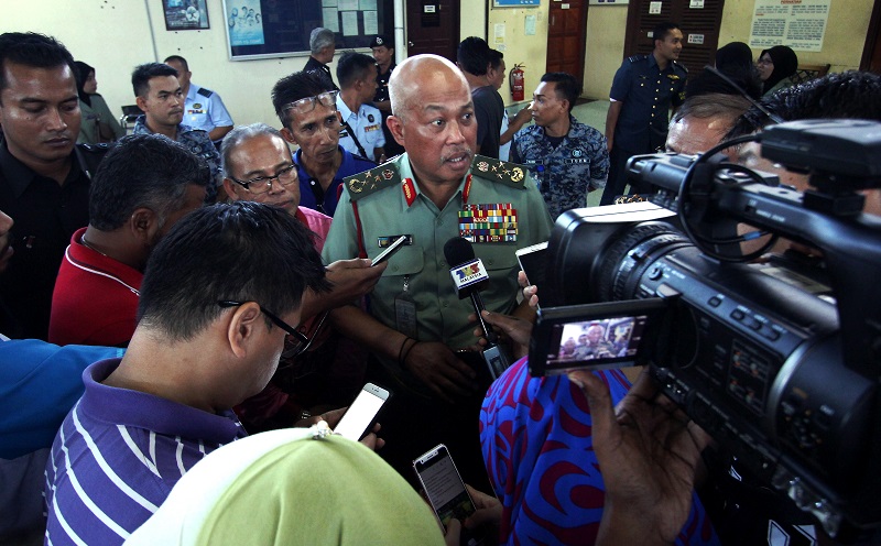 Armed Forces chief General Tan Sri Raja Mohamed Affandi Raja Mohamed speaks to reporters at the Tengku Ampuan Afzan Hospitalu00e2u20acu2122s Forensic Department in Kuantan June 15, 2017. u00e2u20acu201d Bernama pic