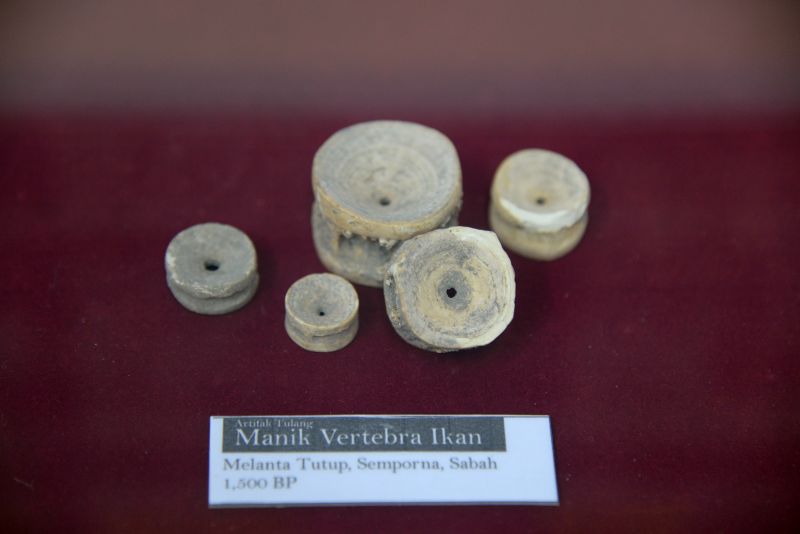 Artefacts displayed at the USM Archaeology Gallery.