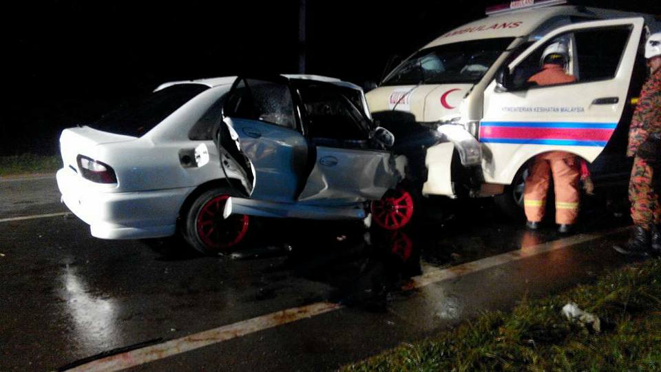 A car and an ambulance collided at the Jalan Kulim-Padang Serai intersection in Kampung Permatang Tok Dik. u00e2u20acu201d Picture courtesy of Facebook/Info Kemalangan & Bencana Malaysia 