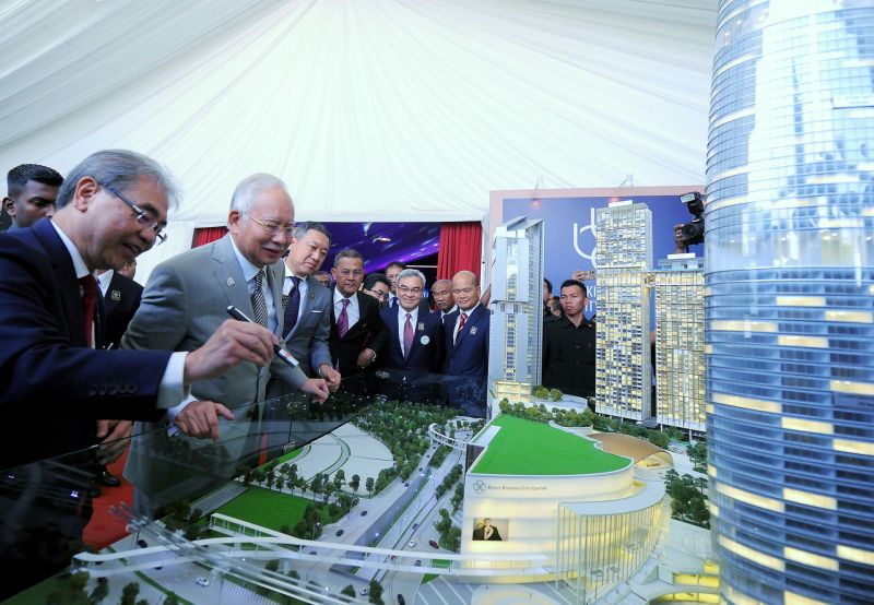 Datuk Seri Najib Razak (second left) at the groundbreaking ceremony of the Bukit Bintang City Centre (BBCC) in Kuala Lumpur June 20, 2017. u00e2u20acu2022 Bernama pic