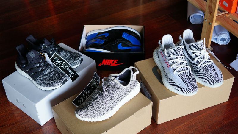  Leong earns a six-digit yearly income just from reselling a mixture of general and limited release sneakers through his online company “Street Lavida”, which he founded in 2013 and operates from his parents’ home.