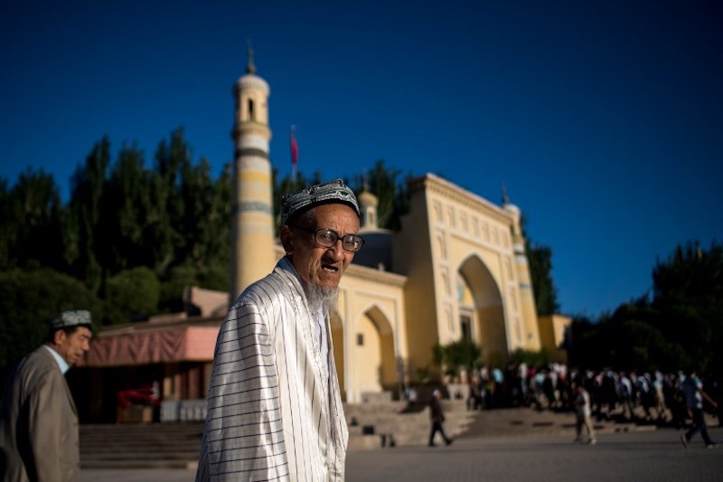 A Muslim man arriving at the Id Kah Mosque for the morning prayer on Eid al-Fitr in the old town of Kashgar in China's Xinjiang Uighur Autonomous Region June 26, 2017. u00e2u20acu201d AFP pic